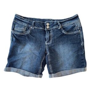 Blue Low Rise Denim Short Cuffed Size 7 Short & Sexy Series 31 Selena